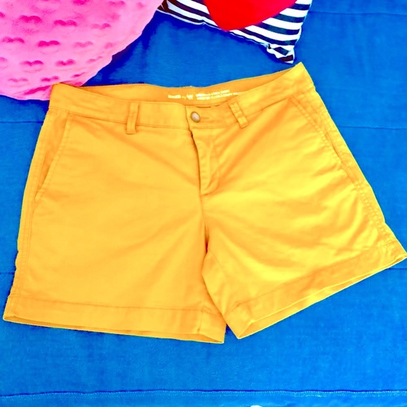 GAP Pants - GAP Khaki 5in Short